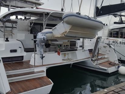 Catamaran Lagoon 42 · 2017 · Benetnash II (GND) (A/C, WM, Generator, Inverter) (0)