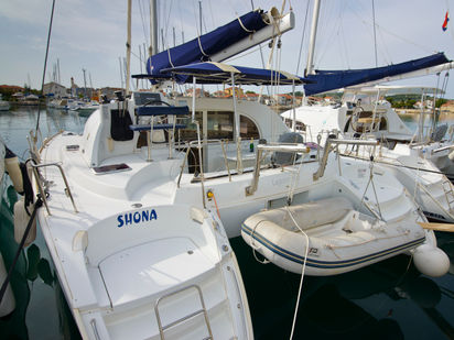 Catamaran Lagoon 380 · 2011 · Shona (1)