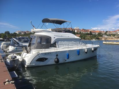 Barco a motor Bavaria E40 Fly · 2018 (0)