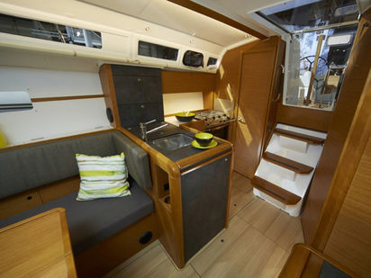 Sailboat Jeanneau Sun Odyssey 349 · 2014 · Negroni (1)