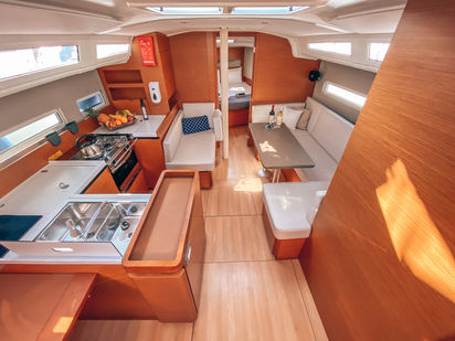 Zeilboot Jeanneau Sun Odyssey 410 · 2019 · Aquaholic (1)