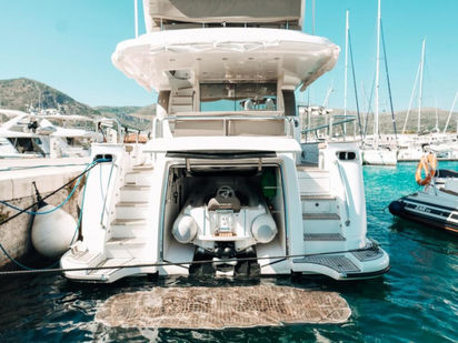 Bateau à moteur Elegance 60 Fly · 2010 (0)