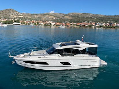 Barco a motor Grandezza 37 CA · 2020 · KRISTINA (0)