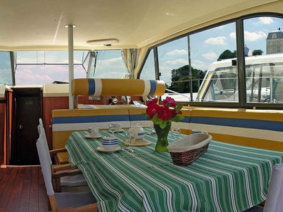 Huisboot Nicols Sedan 1160 · 2009 · STEINBOURG (1)