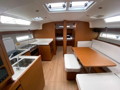 Sailboat Jeanneau Sun Odyssey 490 · 2021 · Sventola (1)