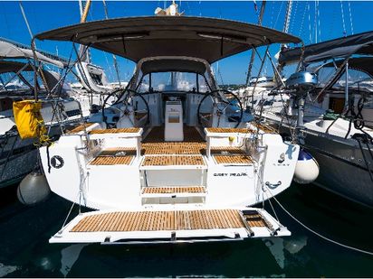 Sailboat Beneteau Oceanis 38 · 2015 · GREY PEARL (0)