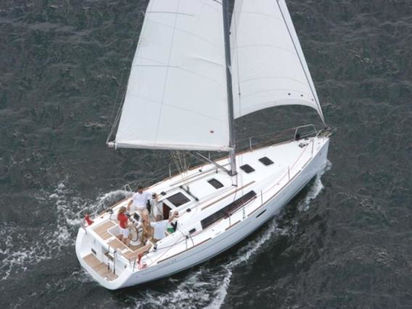 Sailboat Beneteau Oceanis 34 · 2010 · Dizzy Lizzy (0)