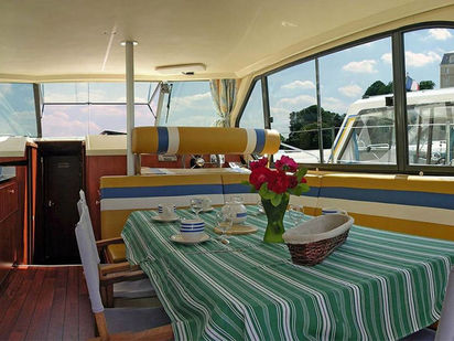 Huisboot Nicols Sedan 1010 · 2003 · BELMONT (1)