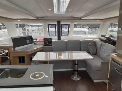 Catamaran Fountaine Pajot Lucia 40 · 2017 · Rhum marin (1)