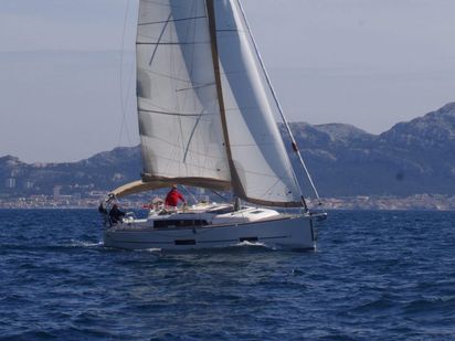 Barca a vela Dufour 382 GL · 2015 · Vivacia (1)