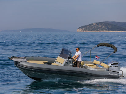 Bateau semi-rigide Marlin 790 · 2023 (0)