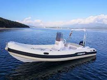 Bateau semi-rigide Predator 570 · 2016 · Predator 570 (1)