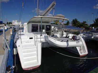 Catamaran Lagoon 421 · 2015 · Estrella (1)