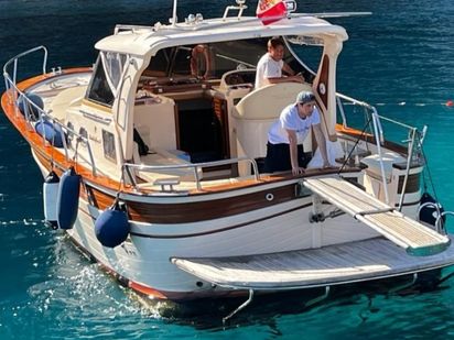 Bateau à moteur Fratelli Aprea Sorrento 32 HT · 2018 (réarmé 2021) · Gozzo Fratelli Aprea 32 (0)