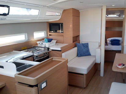 Segelboot Jeanneau Sun Odyssey 410 · 2021 · Rocabruna (1)