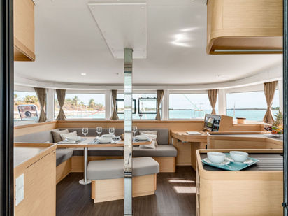 Catamarán Lagoon 42 · 2023 · CELENA V (1)