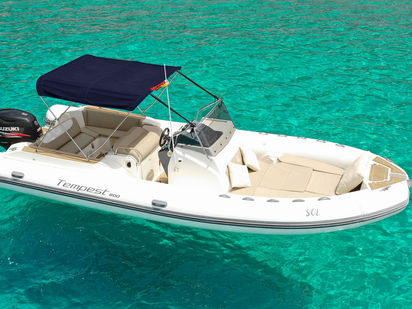 Bateau semi-rigide Capelli Tempest 800 · 2015 · Sol (1)