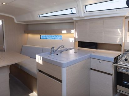 Segelboot Beneteau Oceanis 34 · 2023 · Pluto - Comfort line (1)