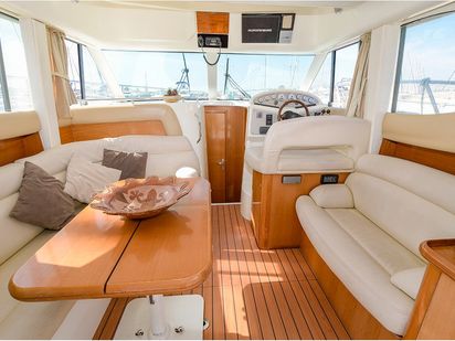 Bateau à moteur Jeanneau Prestige 32 · 2007 · Kazan I (1)