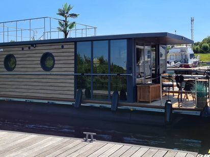 Houseboat Custom Built · 2021 (0)