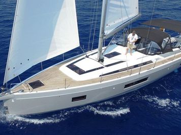 Sailboat Beneteau Oceanis 51.1 · 2020