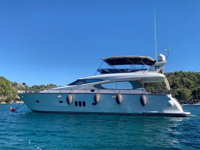 Motorboat Elegance 60 Fly · 2010 · Lifestyle 1 (1)