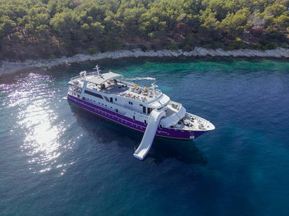 Motorboot Cruisers 440 · 2011 (Umbau 2022) · Lupus Mare (1)
