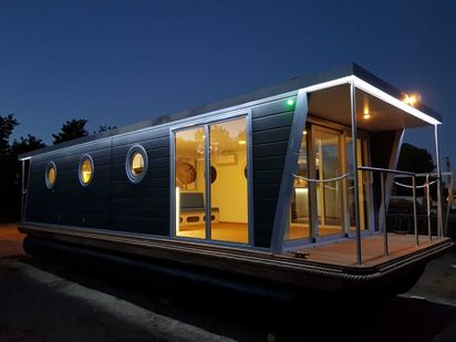 Casa flotante Custom Built · 2021 · WoMa Wohnyacht (1)