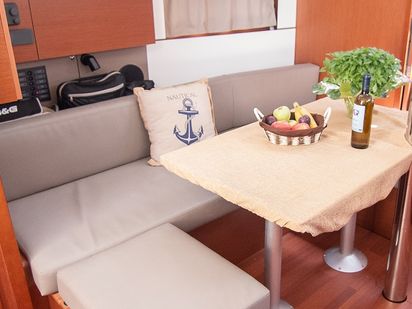 Velero Beneteau Oceanis 38.1 · 2018 · MARISA (1)