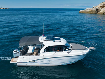 Barco a motor Beneteau Antares 8 · 2022 · Setemana 2 (0)