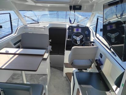 Motorówka Beneteau Antares 8 · 2022 · Setemana 2 (1)