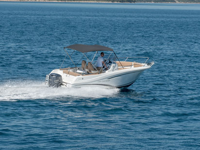 Speedboat Jeanneau Cap Camarat 7.5 CC · 2015 (refit 2023) · JEANNEAU (0)