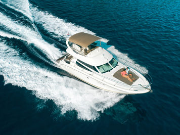 Motorboat Jeanneau Prestige 42 · 2010