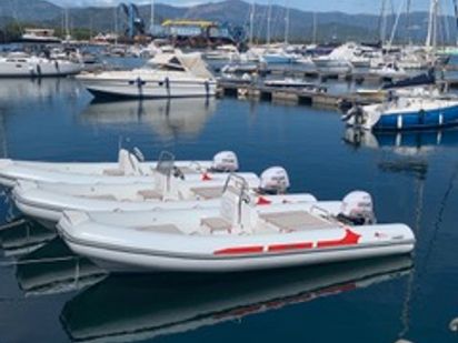 Imbarcazione a motore Novamarine RH 1000 · 2018 · AT Marine 590 (1)