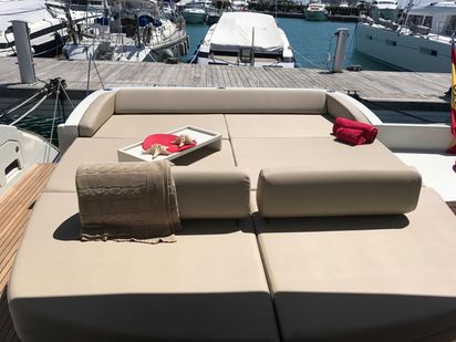 Barco a motor Azimut 68 S · 2010 (reacondicionamiento 2021) · Zipi Zape (1)