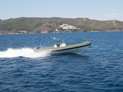 Barco a motor Custom Built · 2010 · YOLO (1)