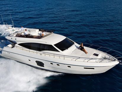 Motorówka Ferretti 592 · 2010 (0)