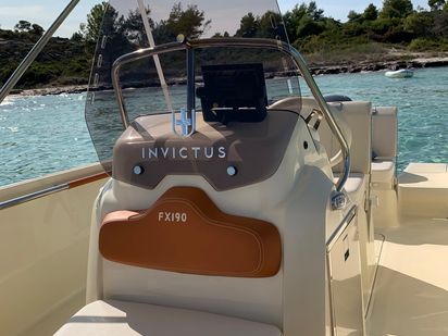 Motorówka szybka Invictus 190 FX · 2020 · Invictus 2 (1)