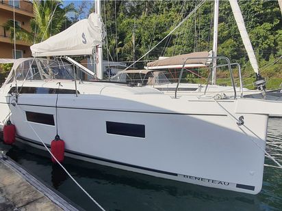 Voilier Beneteau Oceanis 34 · 2022 (0)