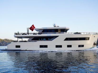 Barco a motor Custom Built · 2022 · CINAR YILDIZI (1)