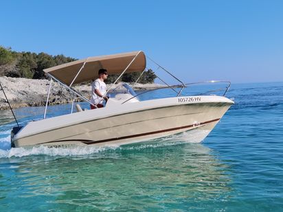 Bateau à moteur Jeanneau Cap Camarat 5.5 WA S2 · 2013 · Cap Camarat 555 Style 100HP (0)