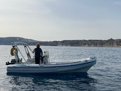 Gommone Jokerboat Coaster 4.70 · 2008 (refit 2021) ·  Santorini: Boat Rental "KIRKI" (0)