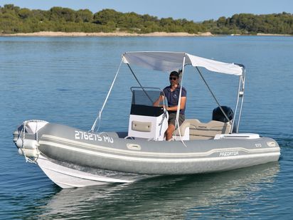 Bateau semi-rigide Predator 570 · 2022 · Predator (0)