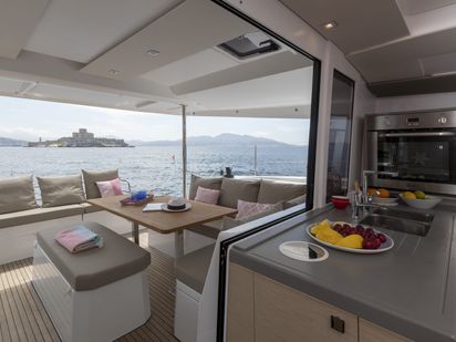 Katamaran Fountaine Pajot Astrea 42 · 2023 · LIVIA AUGUSTA (1)