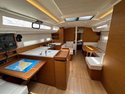 Voilier Jeanneau Sun Odyssey 410 · 2022 · Wind Kiss (1)