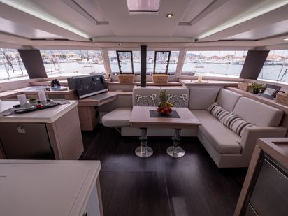 Catamaran Fountaine Pajot Astrea 42 · 2021 · Orestes (1)