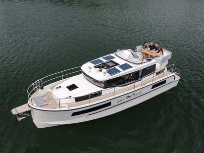 Houseboat Custom Built · 2024 (0)