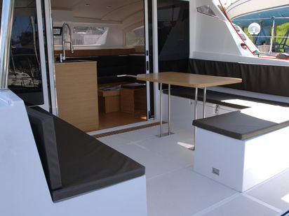 Catamarán C - Catamarans 37 · 2024 · Amuni' (1)