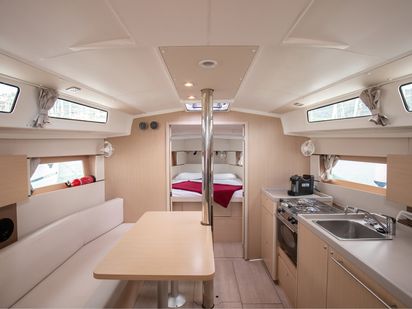 Żaglówka Beneteau Oceanis 38.1 · 2021 · Eos - Comfort line (1)