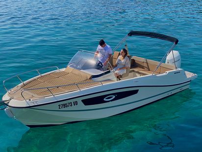 Bateau à moteur Quicksilver 755 · 2023 · Quicksilver 755 Sundeck (1)